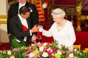 Как дожить до глубокой старости и сохранить живость ума: питание королевы Британии